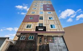 Super Townhouse Kokapet Near Gar