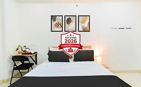 Super Townhouse Kokapet Near Gar